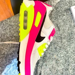 Woman’s Size 9 Nike Air Max sneakers